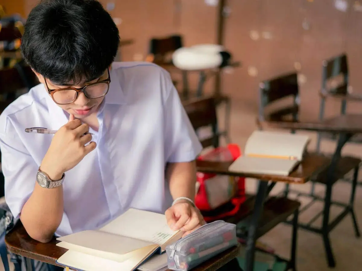 UK universities urged to cut reliance on international students as demand and profits slip