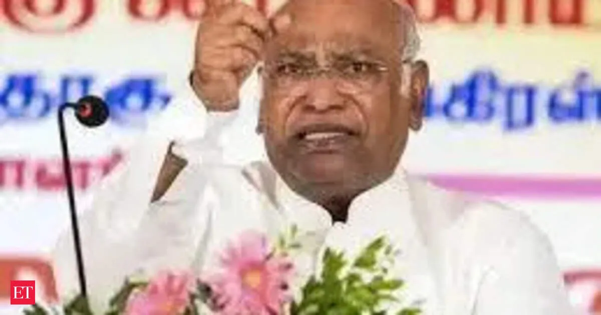 Congress top brass huddle in Delhi to pick Kerala CM after UDF win