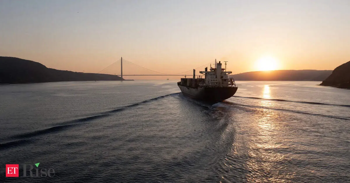 Oil producers and shipowners clash over who pays for Hormuz risk