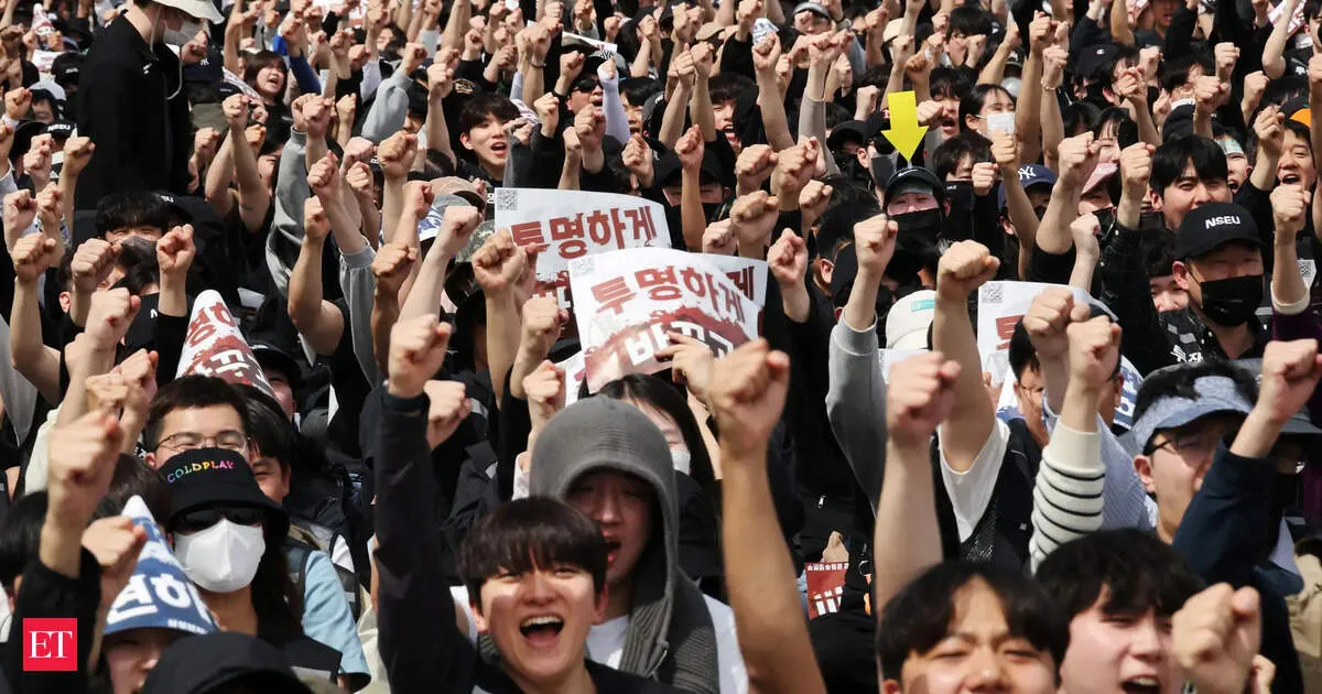 Samsung chairman urges union to settle pay dispute before 18 day strike
