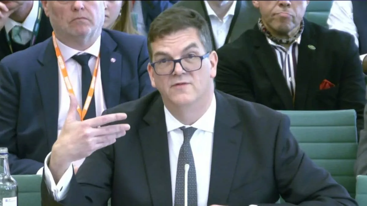 Fired UK Official Claims Political Pressure to Fast Track Mandelson US Ambassador Approval