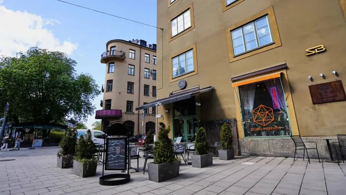 Sweden’s experimental cafe flips roles as AI agent Mona runs orders behind a human barista