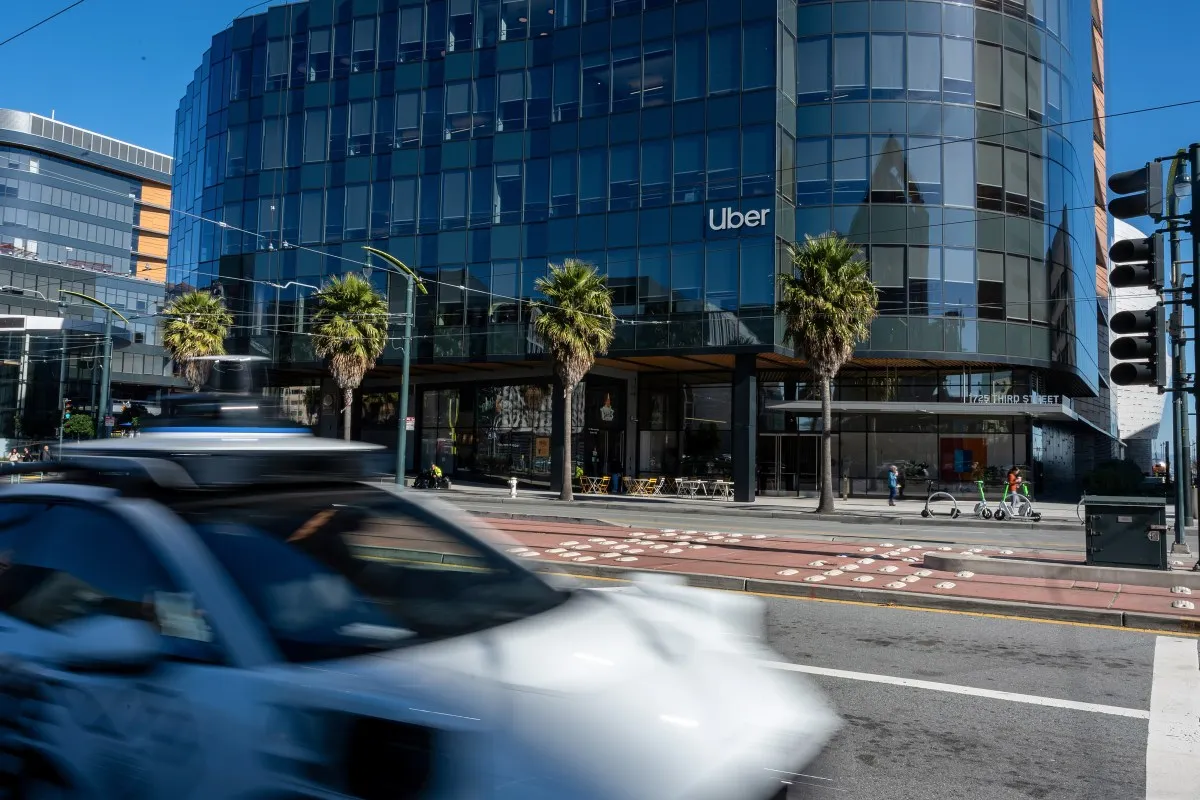 Uber plans to turn its drivers into a sensor grid for self driving companies