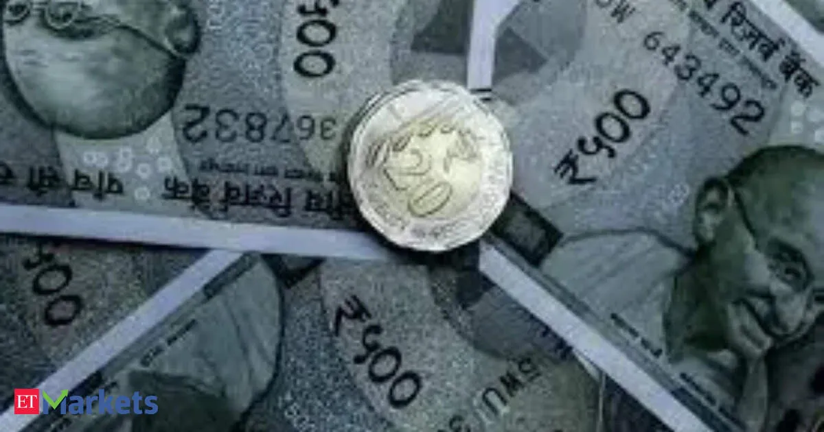 Bankers Shy Away From Rupee Futures Forwards Arbitrage Amid New Regulatory Risk