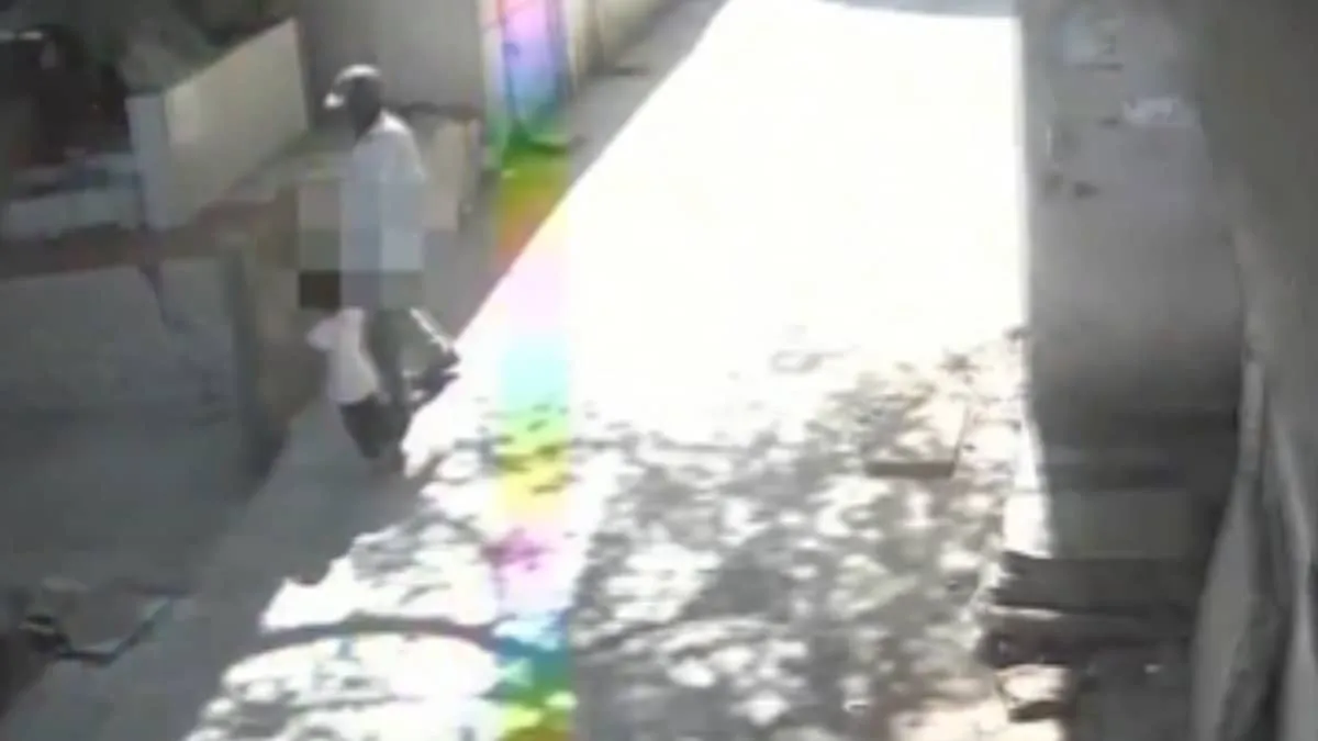 Pune 4 year old murdered after being lured with food by 65 year old attacker
