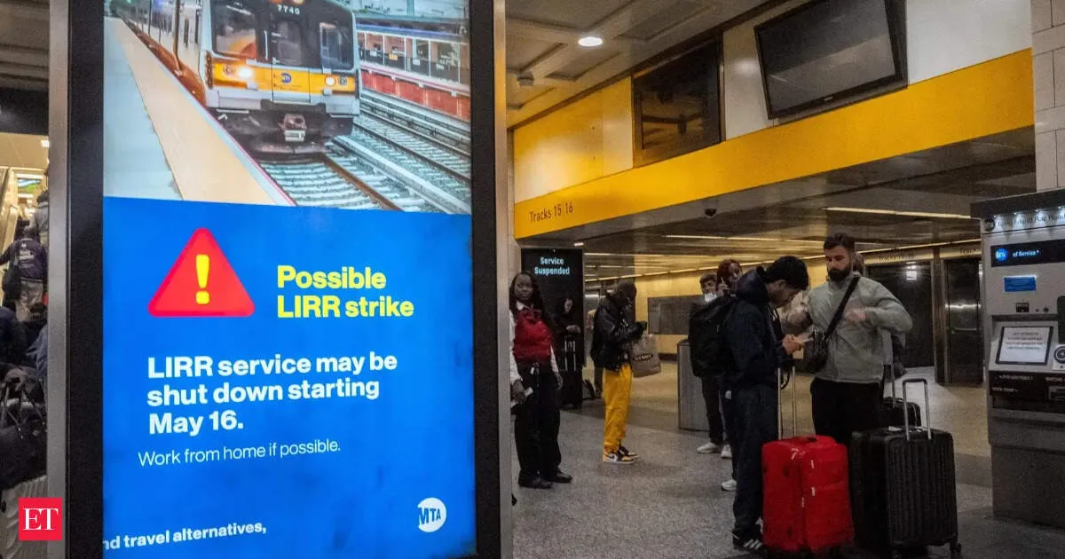 New York LIRR strike halts busiest commuter rail, leaving 250000 riders scrambling for backups