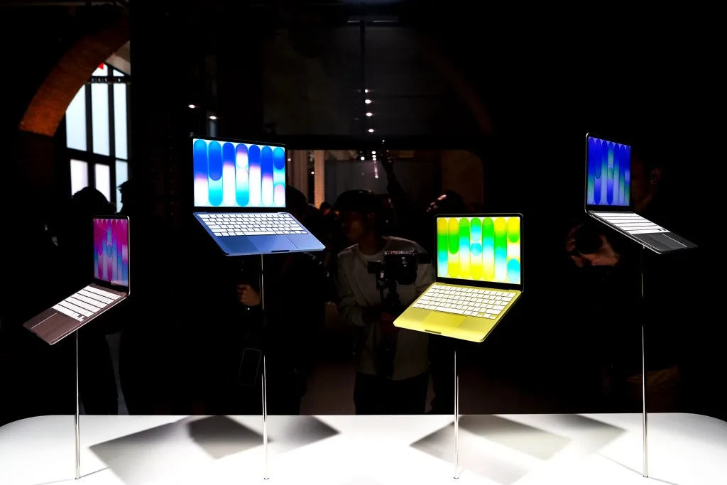 Apple Liquid Glass Design Failed on Most Macs Now the Company Is Changing Course