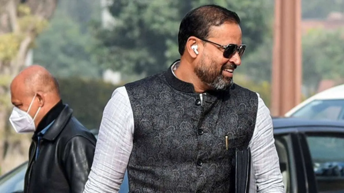 Yusuf Pathan father in law arrested after beating man with bamboo sticks and bat in Mumbai