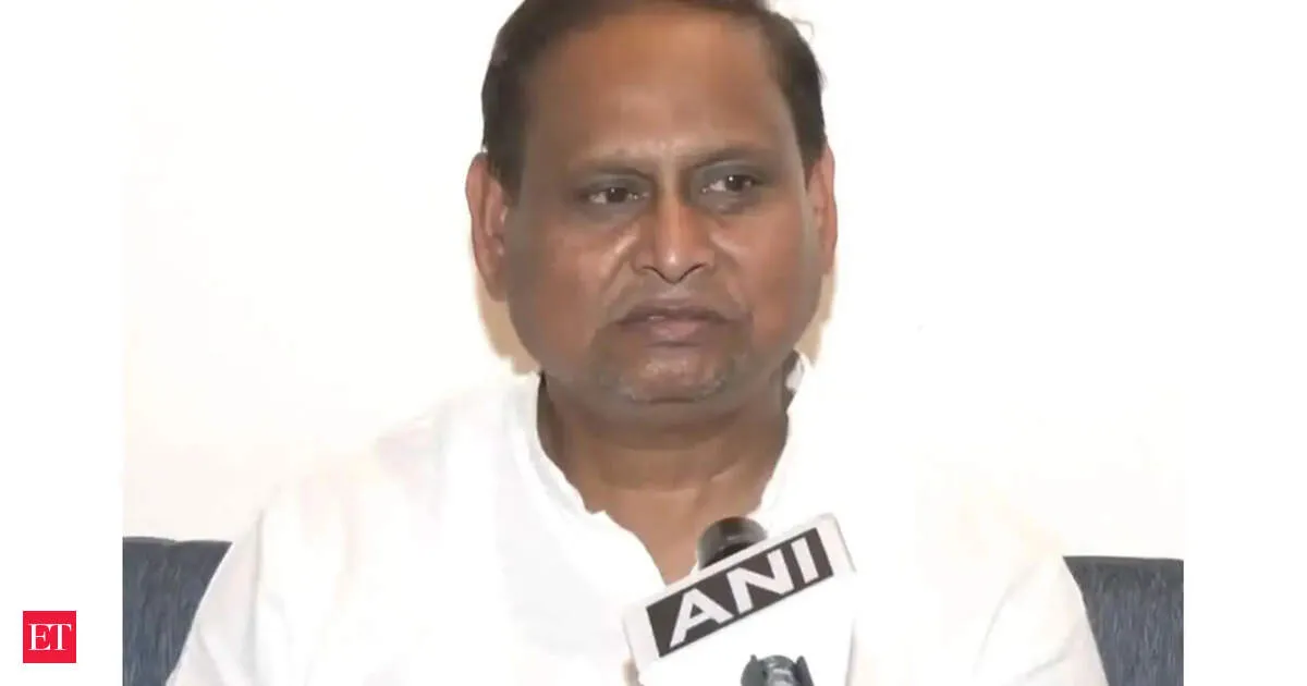 Humayun Kabir rejects BJP alliance and brands Mamata Banerjee a liar