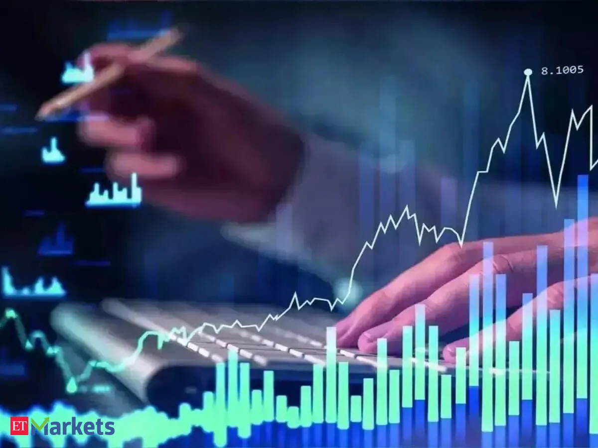Mutual funds keep buying but many stocks plunge over 25% in six months