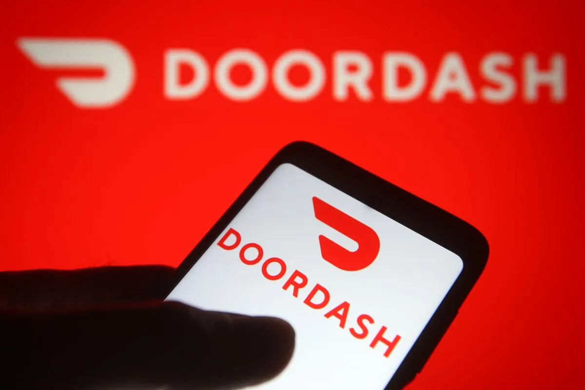 DoorDash launches AI tools to onboard merchants faster and polish dish photos