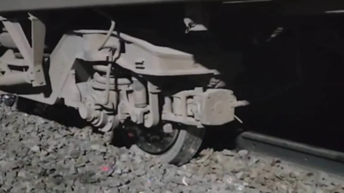 Vande Bharat Coach Derails at Pune Station Diamond Crossing Passengers Safely Moved