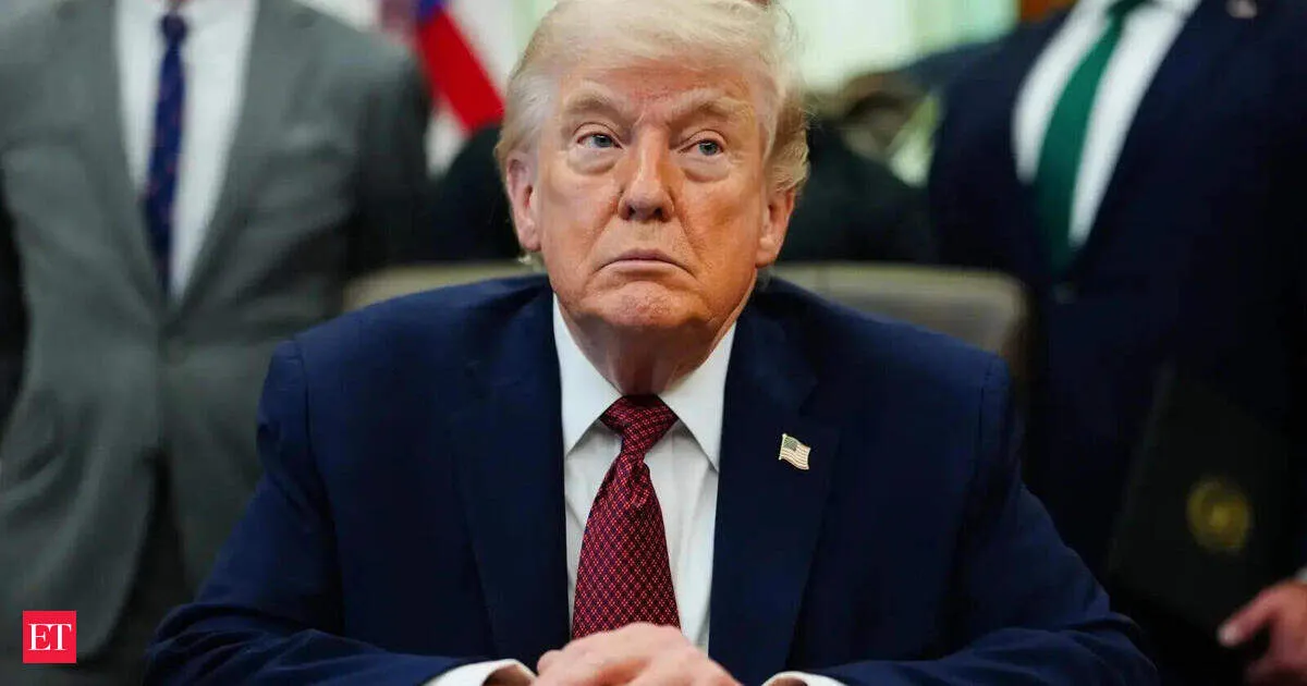 Trump warns Iran Accept talks lift blockade or face much heavier bombing