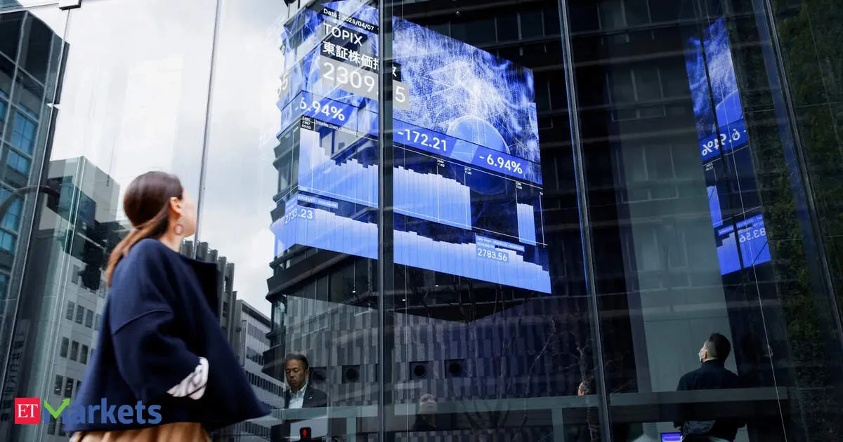 Japan bond yield curve steepens as investors eye 30 year debt auction