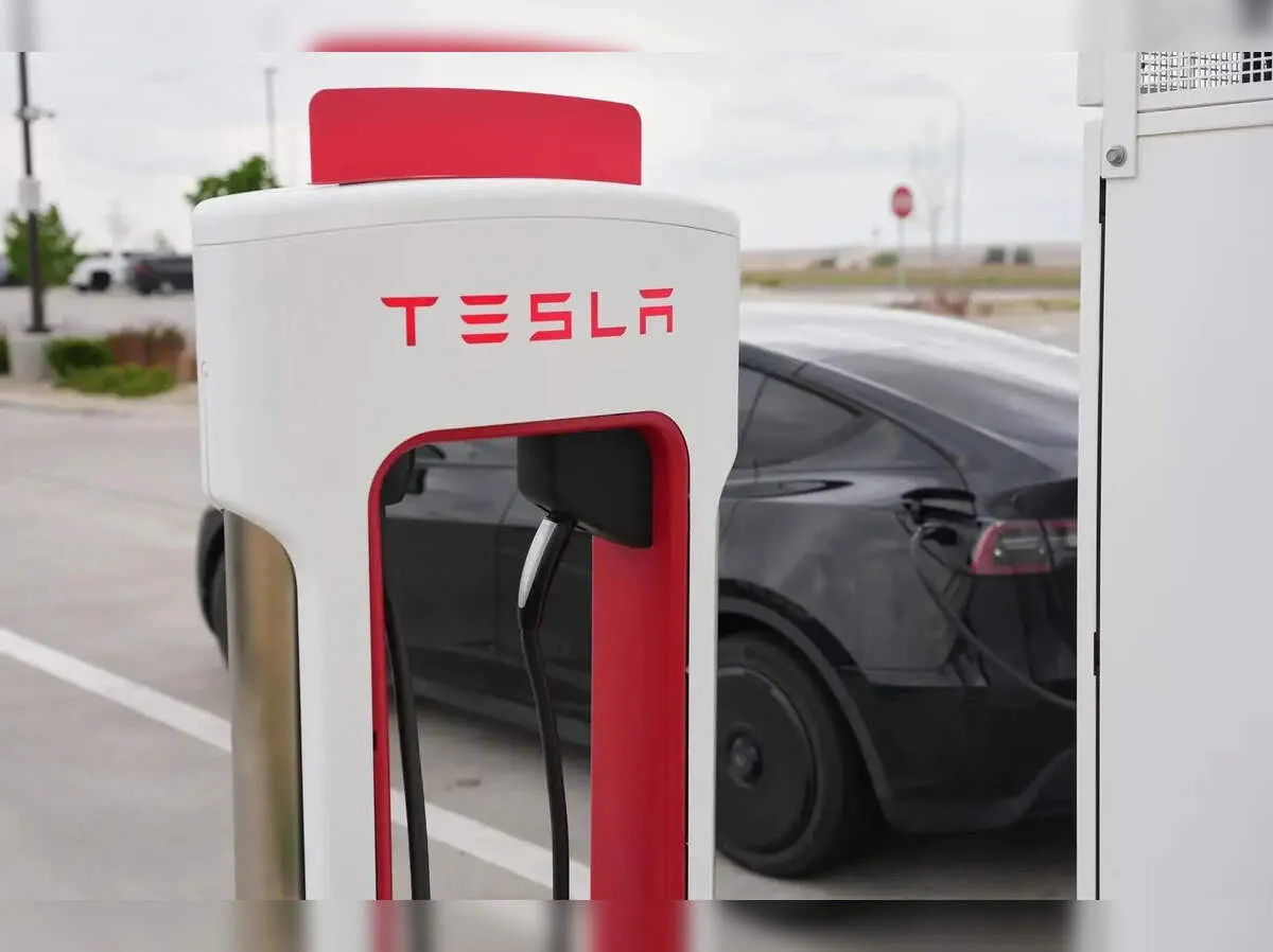 Tesla pulled in 573 million dollars from Musk companies last year