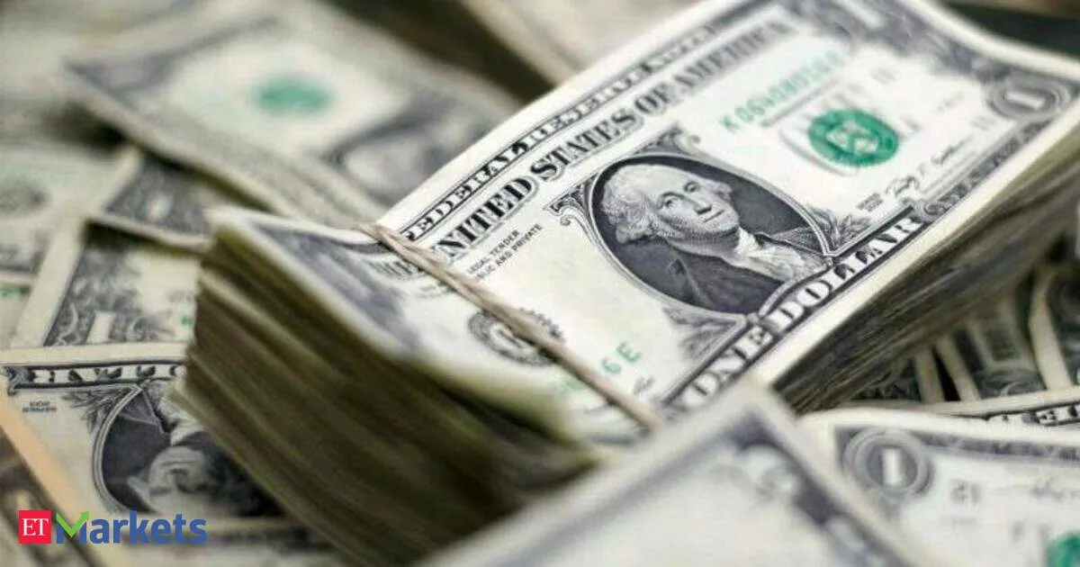 Dollar Surges as Trump Labels Iran Peace Offer Unacceptable and Markets Chase Safe Havens