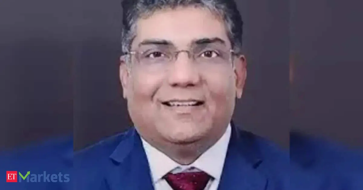 Sohum Asset Manager shifts to Reliance and private banks to outlast global jitters