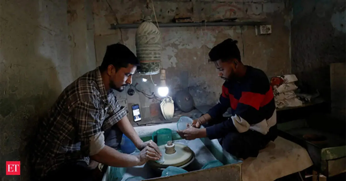 Karachi grinds to a halt as 16 hour power outages trigger protests and traffic chaos