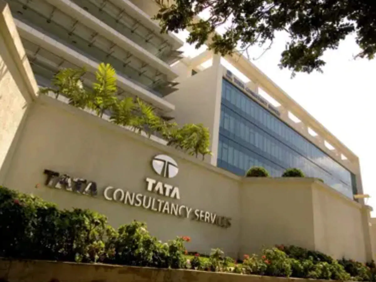 TCS headcount drops by 23460 in FY26 but CHRO says layoffs are paused for now