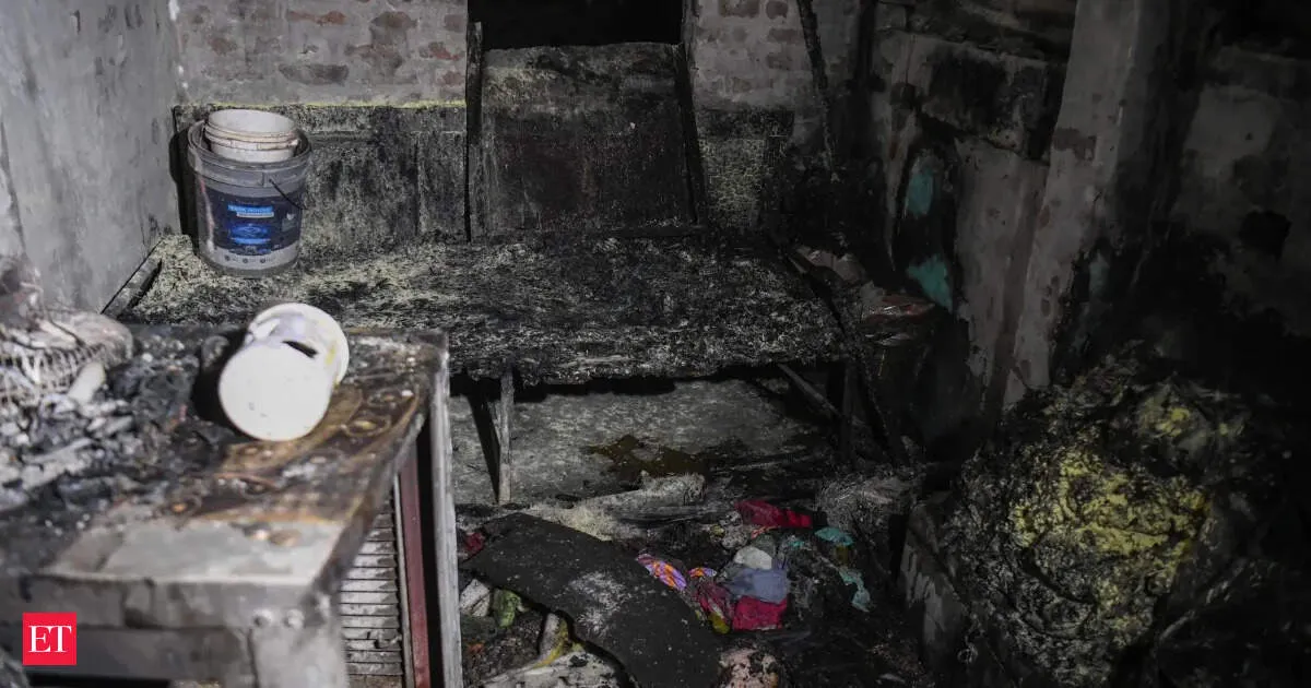 Fire engulfs over 100 jhuggies in Delhi Shakur Basti with no casualties reported