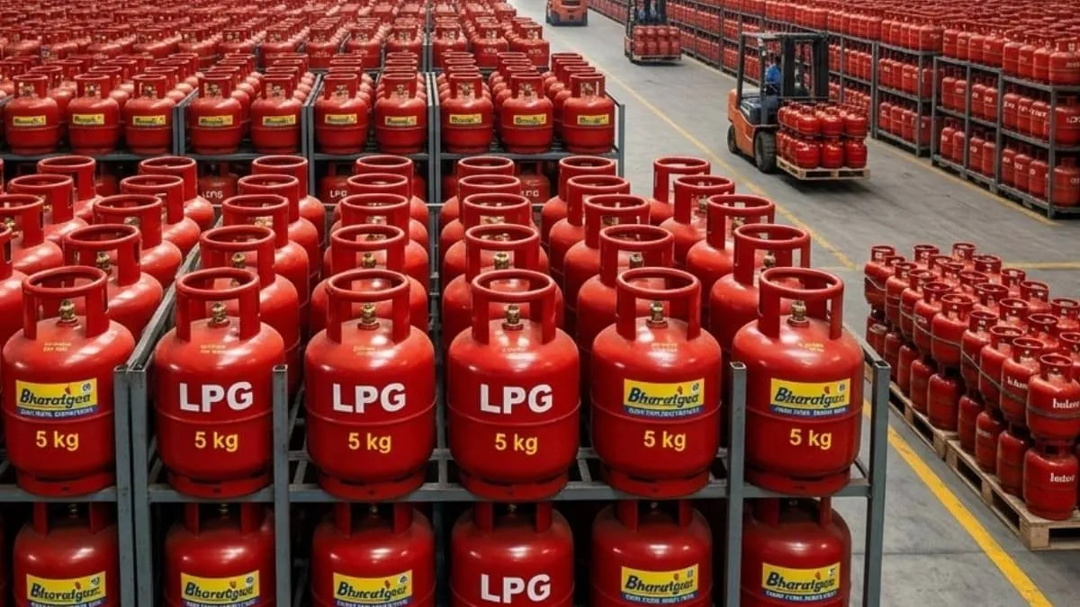 Commercial LPG cylinder price jumps Rs 993 to Rs 3071.50 in Delhi for businesses