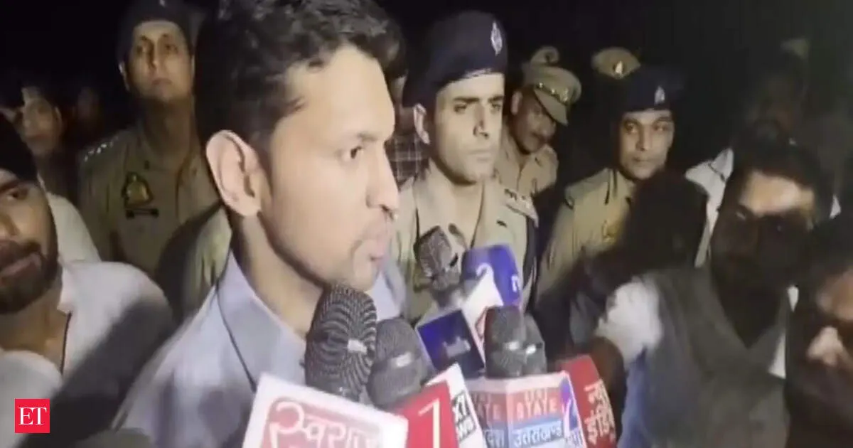 Six including children missing after Yamuna boat capsizes in Hamirpur UP search underway