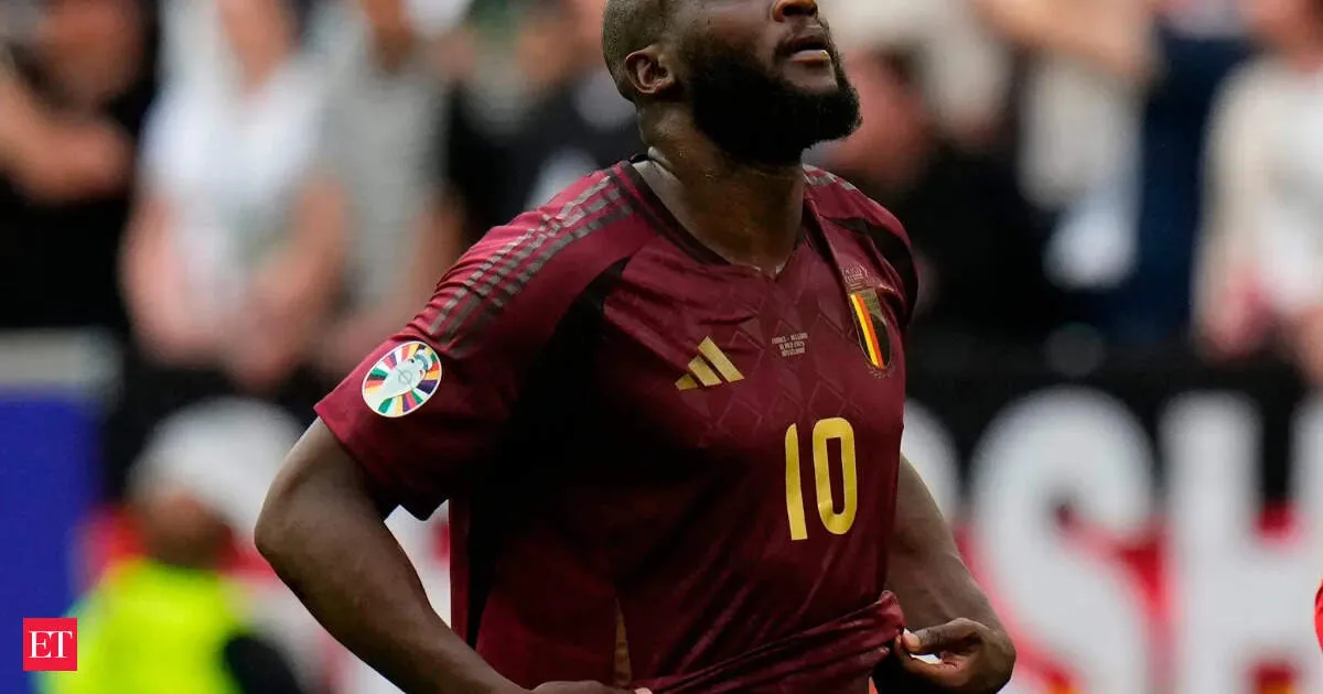 Lukaku returns to Belgium World Cup squad for fourth time after injury scare