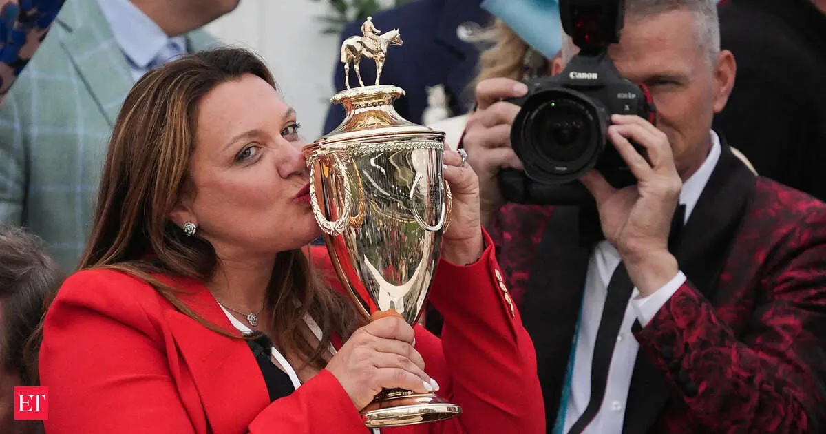 Golden Tempo surges from last to win Kentucky Derby 2026 electrifying Churchill Downs in viral comeback