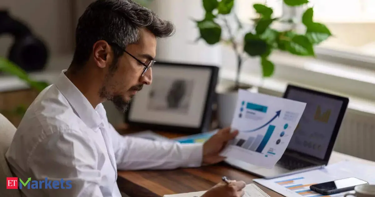 Indian markets wobble as rupee slides and FIIs dump despite strong macro backdrop