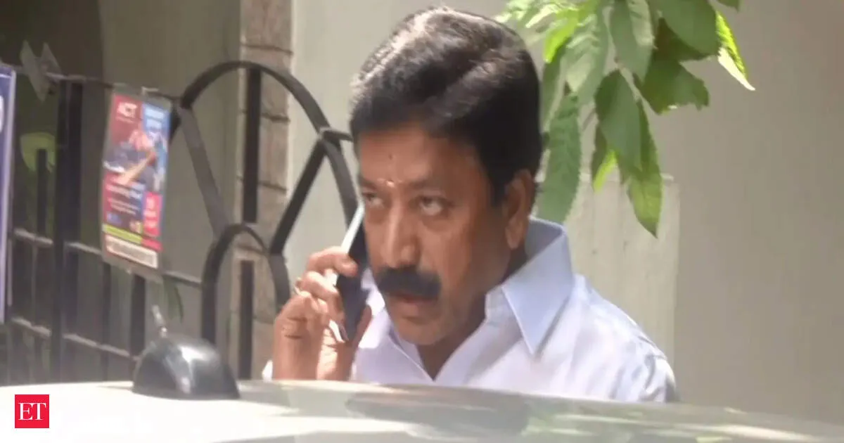 Tamil Nadu Election Shock AIADMK Rebels Could Swing Vijay TVK as Governor Meets DMK Fallout