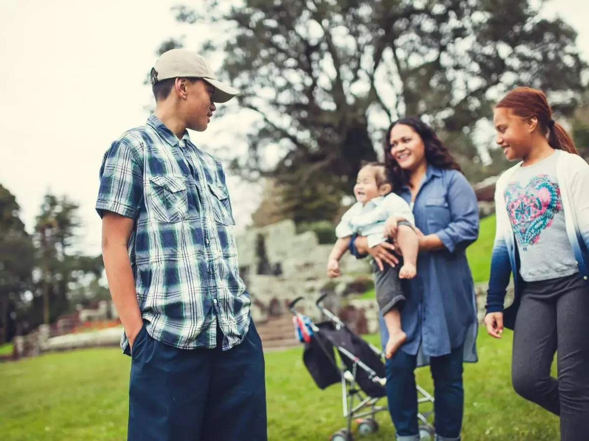 Who qualifies for New Zealand citizenship by birth descent or grant rules explained