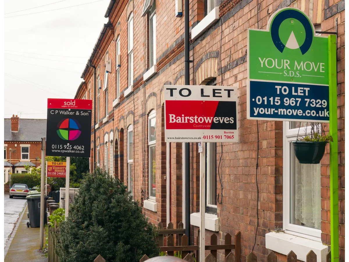UK Renters Rights Act forces landlords to hand tenants an information sheet or pay £7000 fine