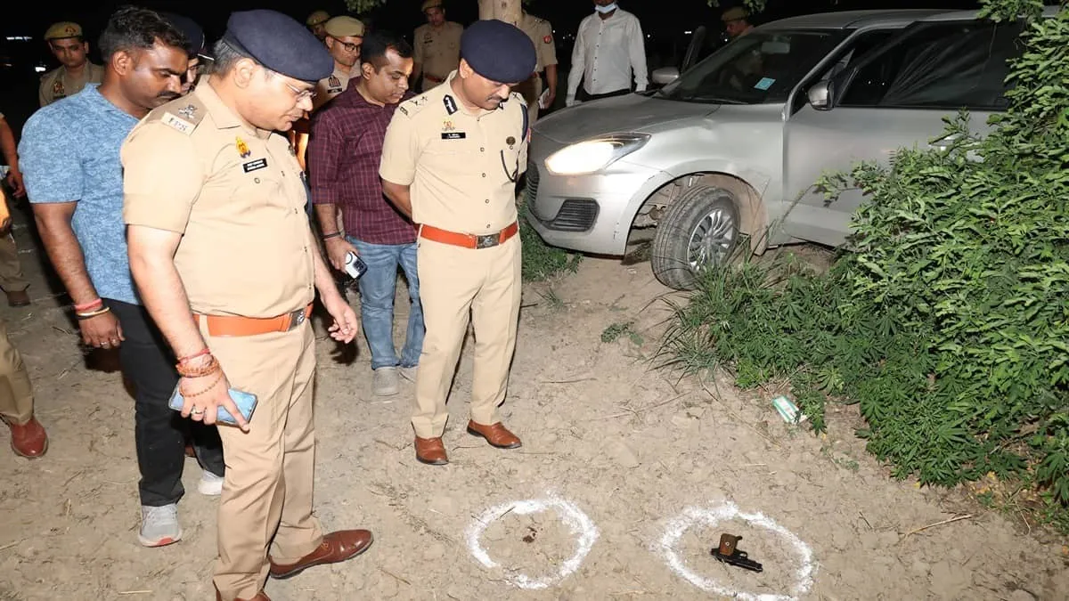 Ghaziabad police shoot dead ATM robbery suspects after Wave City encounter Rs 9 lakh recovered