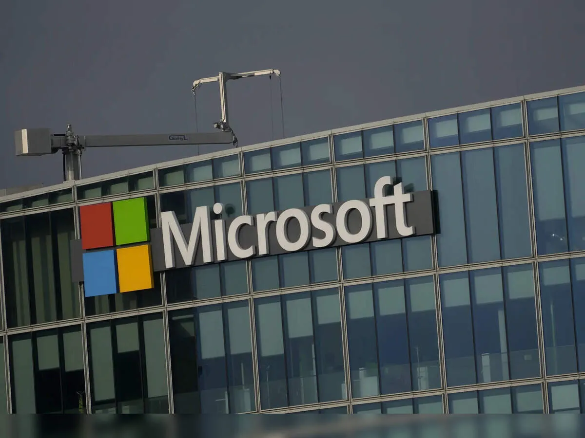 Microsoft 365 outage crashes fast as reports plunge from 17000 to 136 users