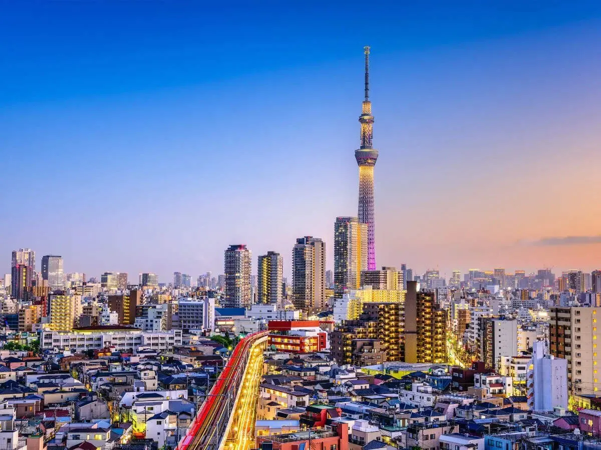 Japan Tourism Hits Record in March as Chinese and Middle East Visits Plunge