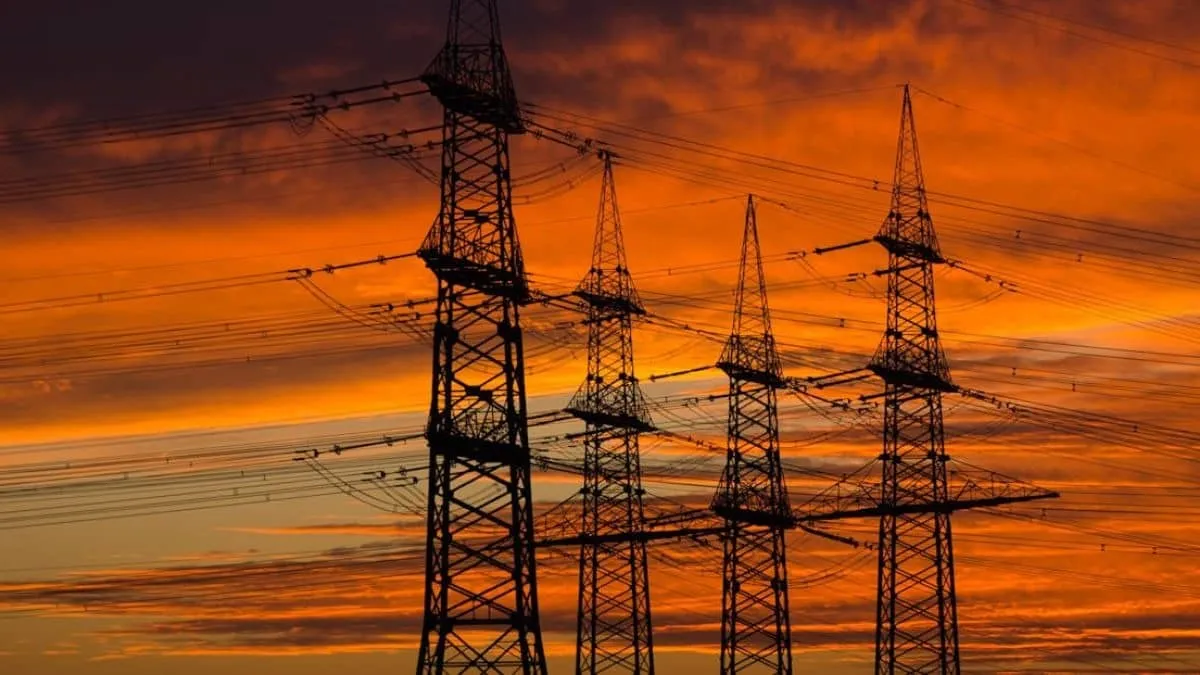 Oil Shock Looms Over India Power Bills as Fuel Prices Tighten Electricity Tariffs