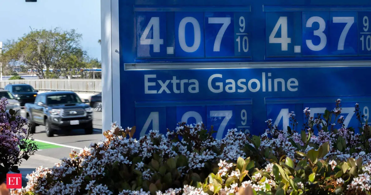 US Gas Prices April 28 Rise Again National Average Tops 4 Dollars See State Rankings