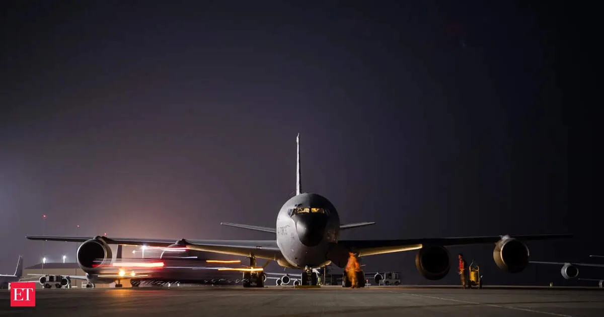 KC 135 Stratotanker distress signal lost near Qatar sparks mystery over US aerial refueling