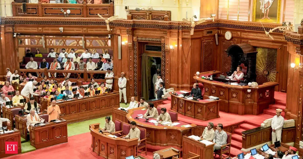 UP govt orders officials to greet MPs and MLAs standing up with water