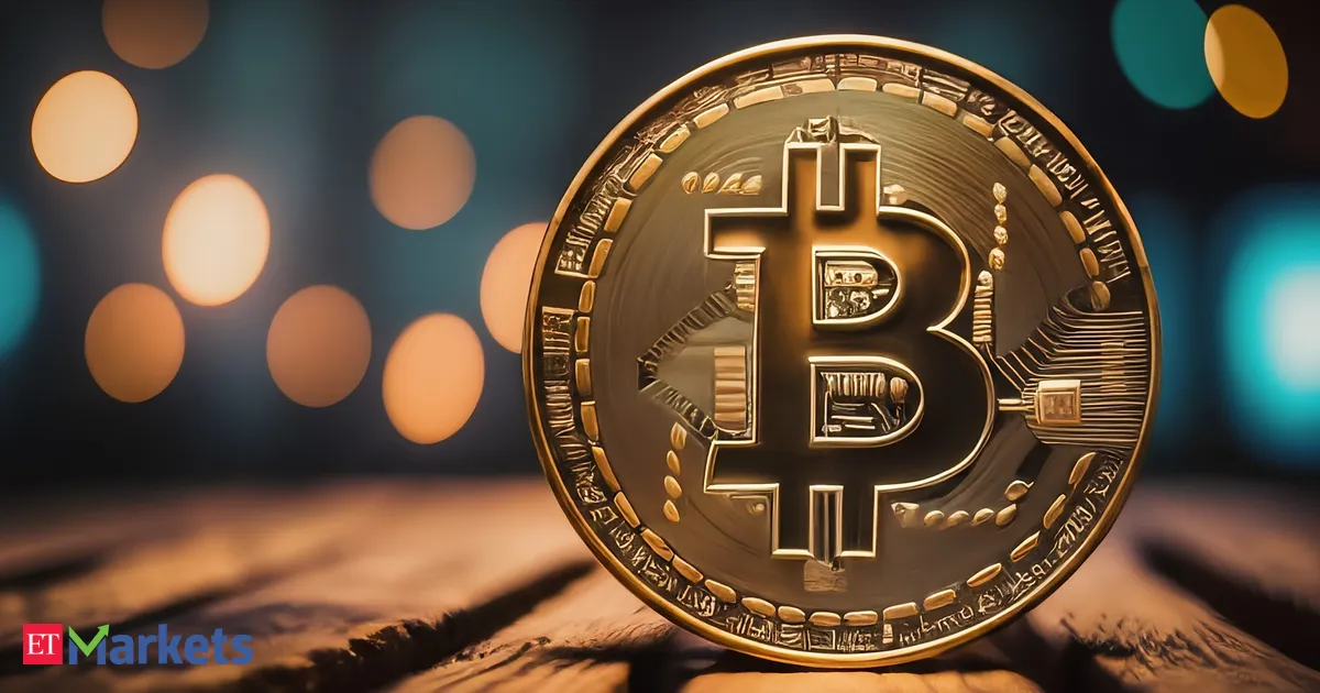 Bitcoin hovers near 78000 as ETF inflows surge and exchange reserves hit record lows