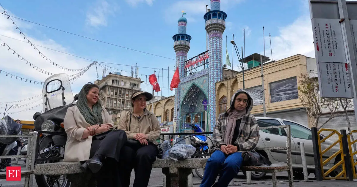 Iran’s economy is breaking under strikes and blockade while leaders bet on Trump blinking first