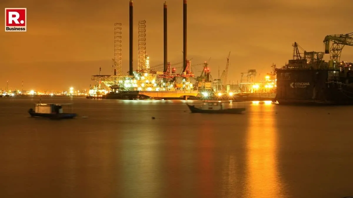 Brent Crude Surges for Fourth Day as US Iran Standoff Threatens Hormuz Supply