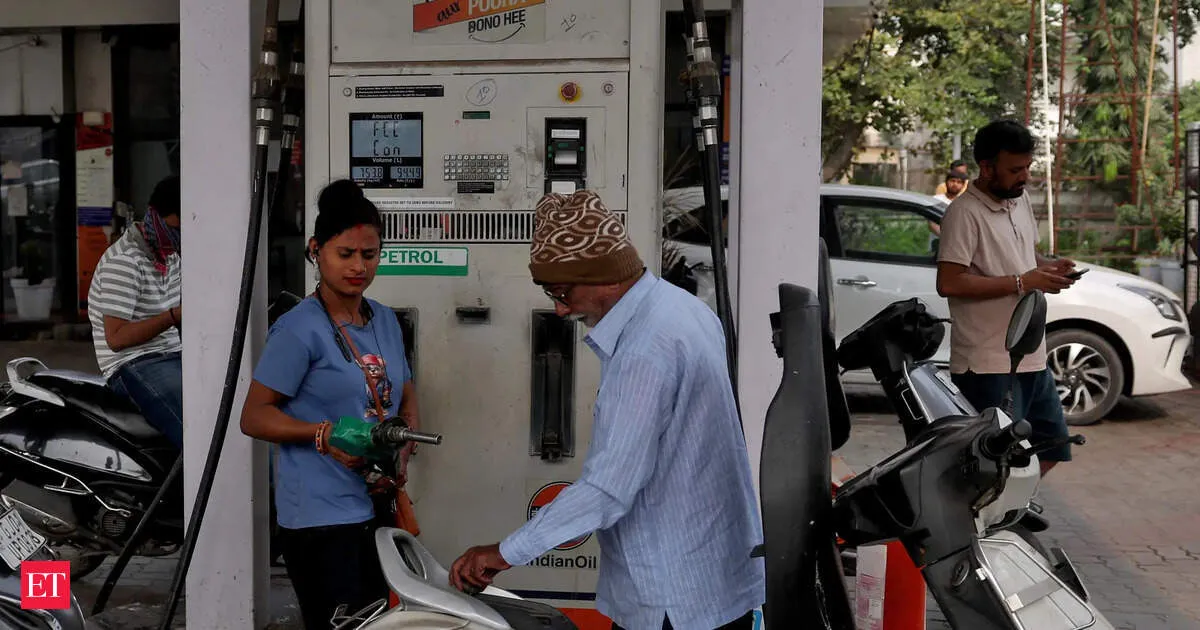 Petrol price today 3 May 2026 city wise check Delhi Mumbai Chennai Kolkata Bengaluru rates