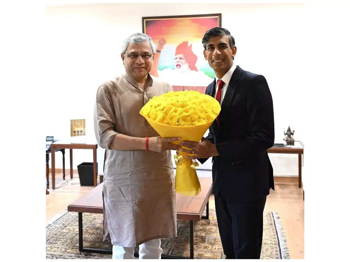 Ashwini Vaishnaw invites Rishi Sunak to India’s AI Impact Summit 2026 after semiconductor praise