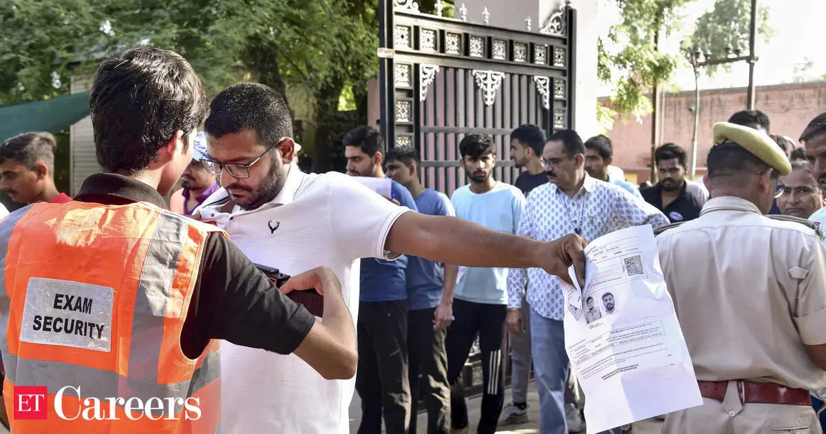 UPPSC PCS Prelims 2025 admit card released download steps and key exam details