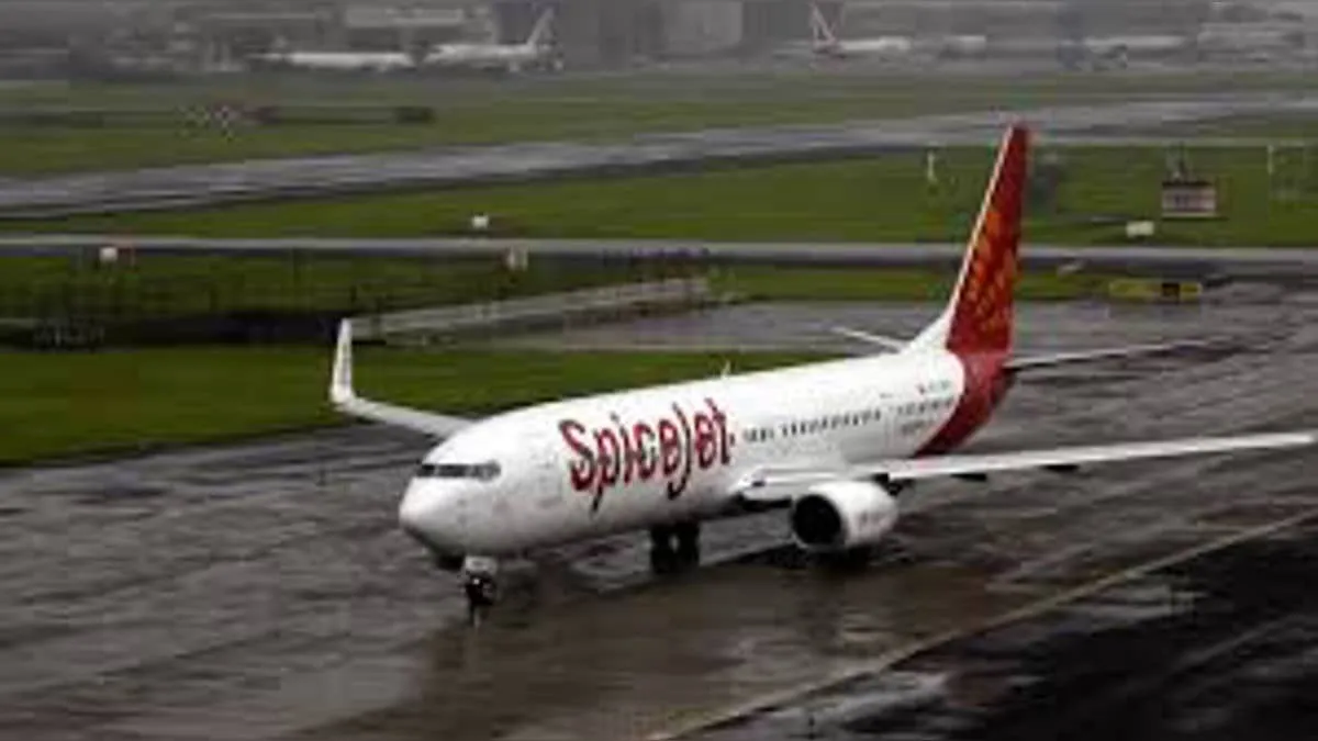 SpiceJet cancels flights at last minute stranding Mumbai passengers and blaming prior weather impact