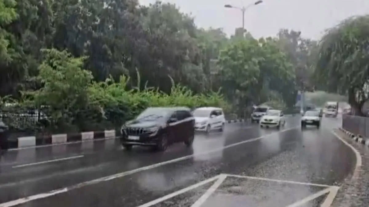 IMD issues orange alerts as North India braces for 2 to 4C temperature drop