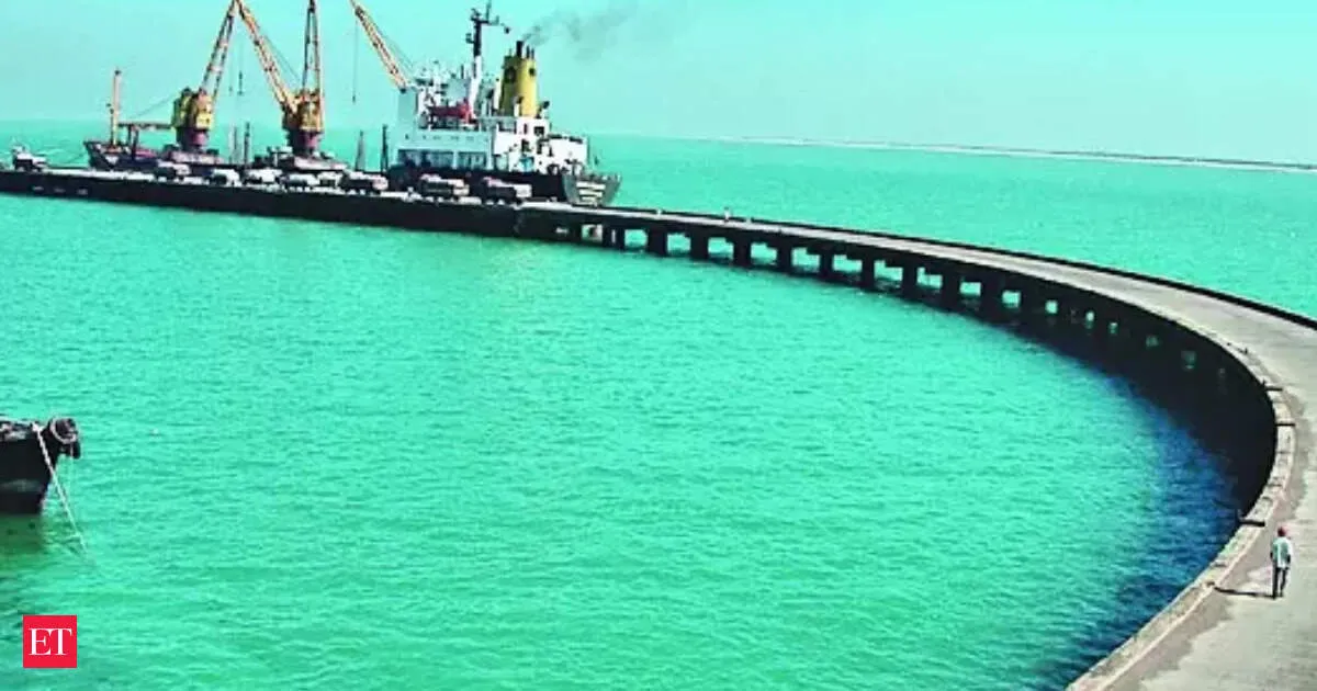 124 Palghar villagers voluntarily hand over land for Vadhvan port project