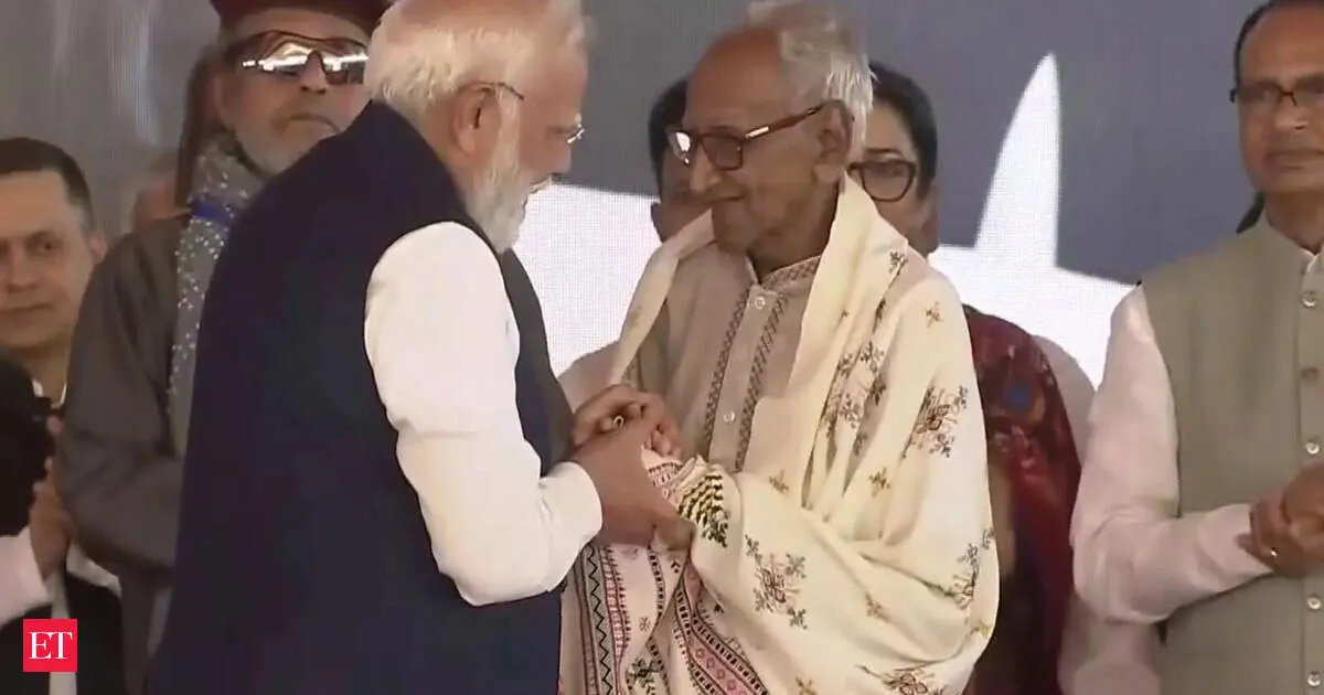 Modi honors BJP veteran Makhanlal Sarkar as Suvendu Adhikari takes oath in West Bengal