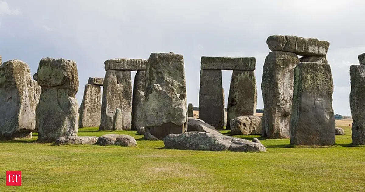 Scientists pinpoint Stonehenge’s 25 ton stones source in Wiltshire West Woods and settle a long debate
